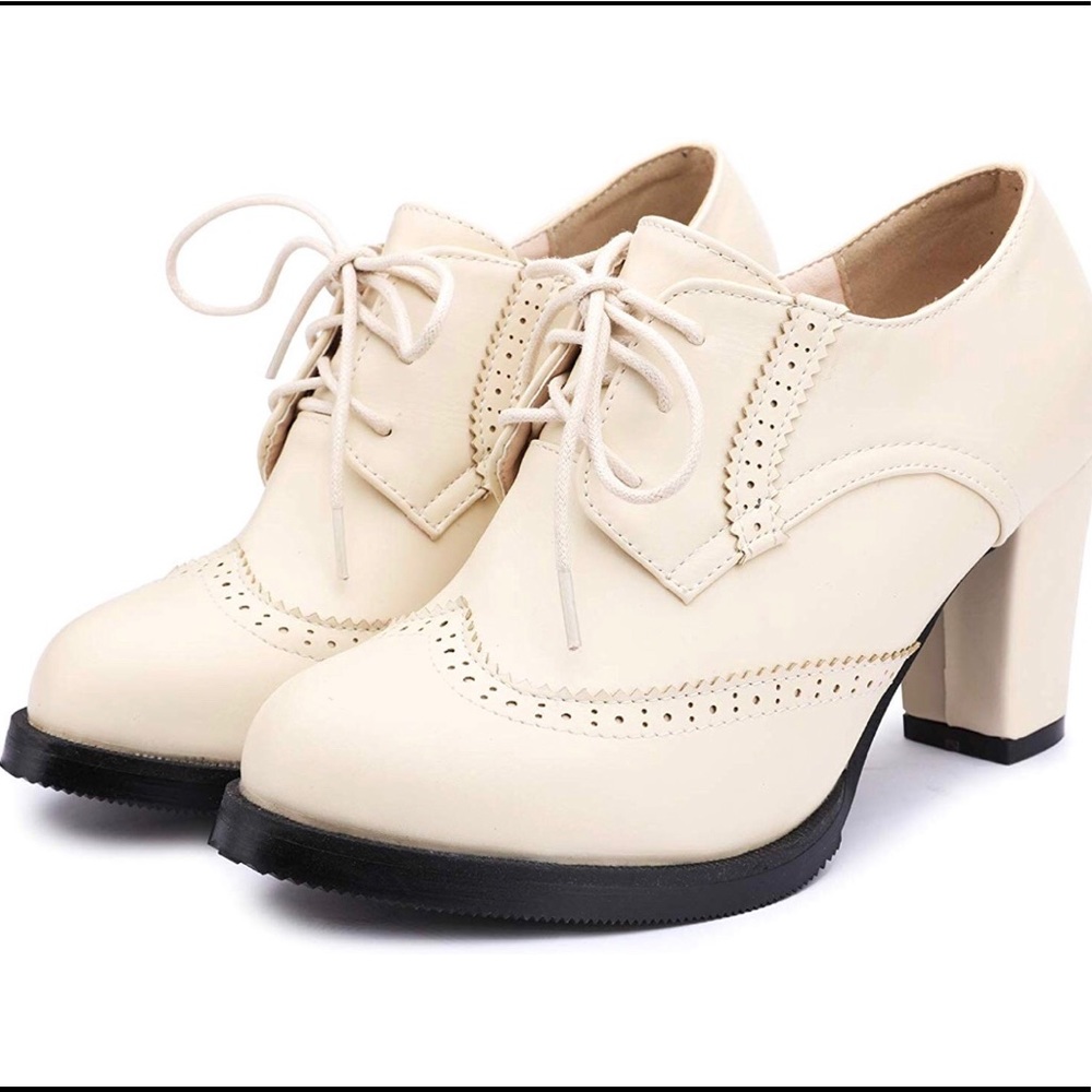 Wingtip laceup Oxford high heels NIB